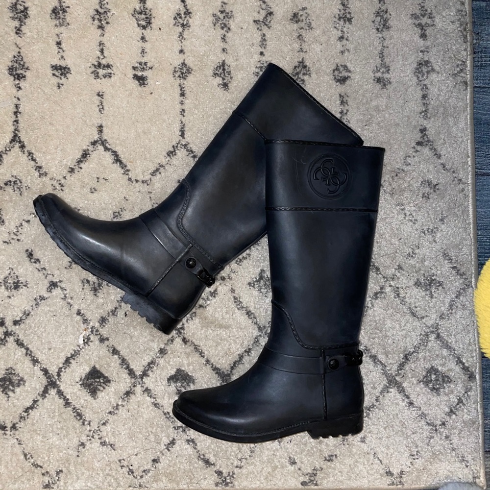 Guess black rain boots